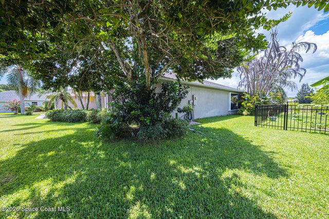 211 Lake Shore Drive, Merritt Island, FL 32953