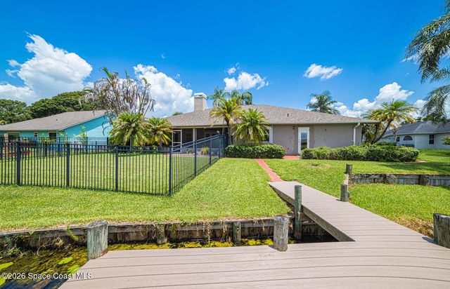 211 Lake Shore Drive, Merritt Island, FL 32953