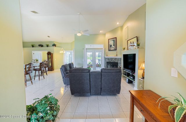 211 Lake Shore Drive, Merritt Island, FL 32953