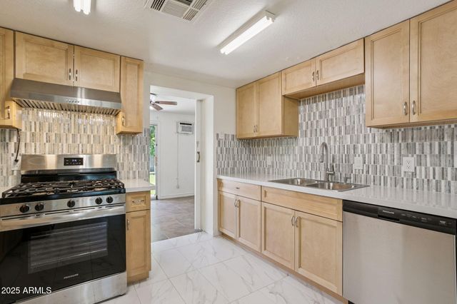 2636 N DAYTON Street, Phoenix, AZ 85006