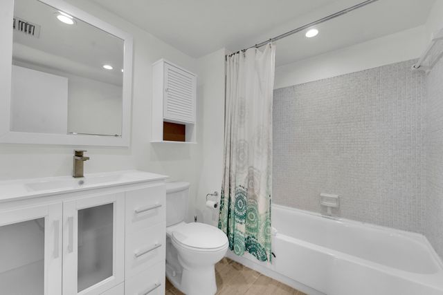 5300 NE 24th Terrace 525, Fort Lauderdale, FL 33308