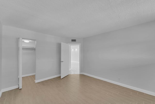 5300 NE 24th Terrace 525, Fort Lauderdale, FL 33308