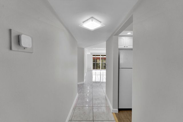 5300 NE 24th Terrace 525, Fort Lauderdale, FL 33308