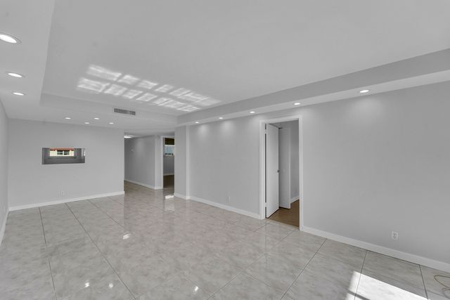 5300 NE 24th Terrace 525, Fort Lauderdale, FL 33308