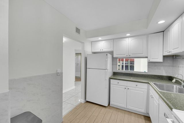 5300 NE 24th Terrace 525, Fort Lauderdale, FL 33308