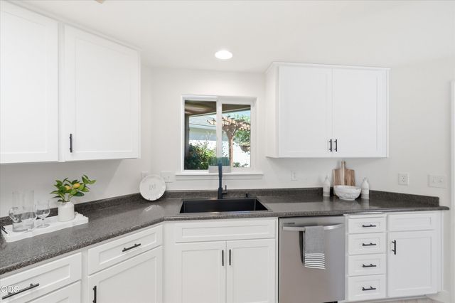 426 Crystal Drive, Eagle Point, OR 97524
