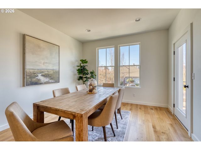 516 Ne 56TH Ave, Portland, OR 97213