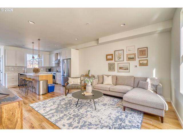 516 Ne 56TH Ave, Portland, OR 97213
