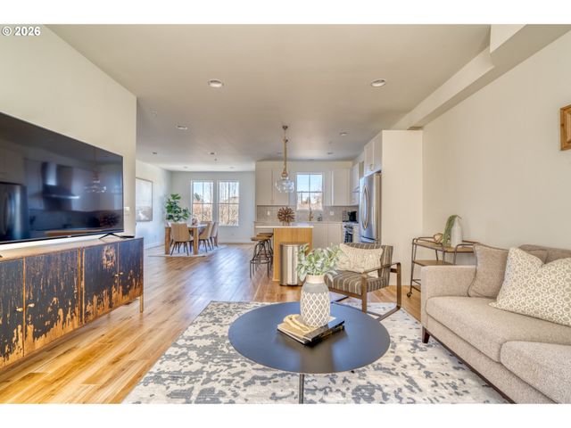 516 Ne 56TH Ave, Portland, OR 97213