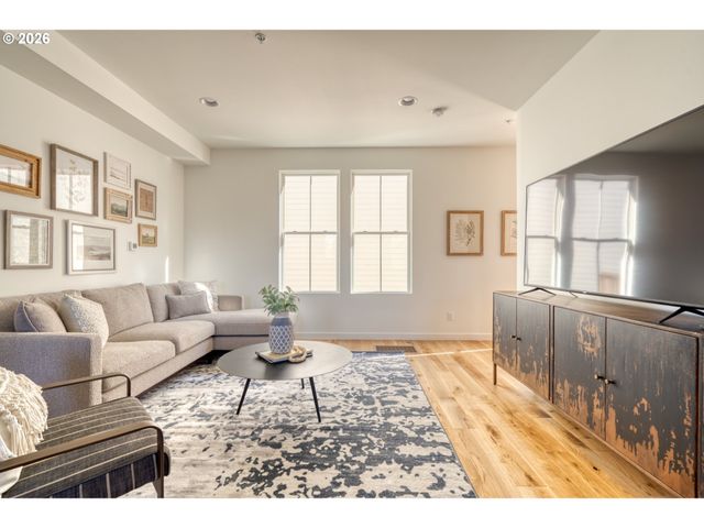 516 Ne 56TH Ave, Portland, OR 97213