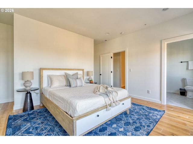 516 Ne 56TH Ave, Portland, OR 97213