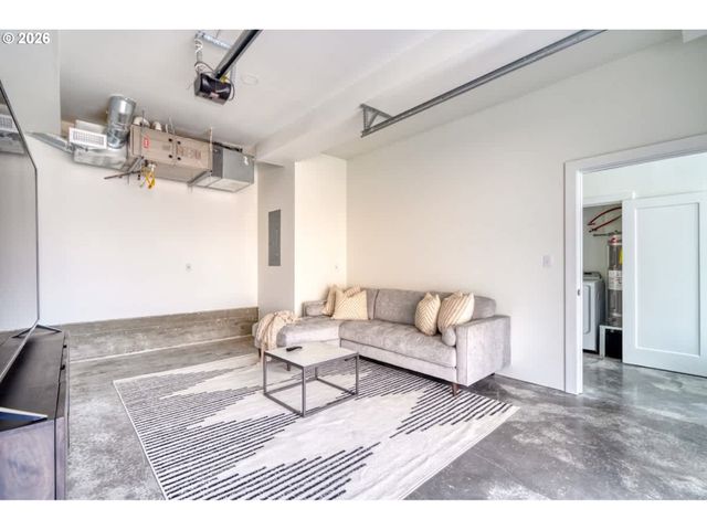 516 Ne 56TH Ave, Portland, OR 97213