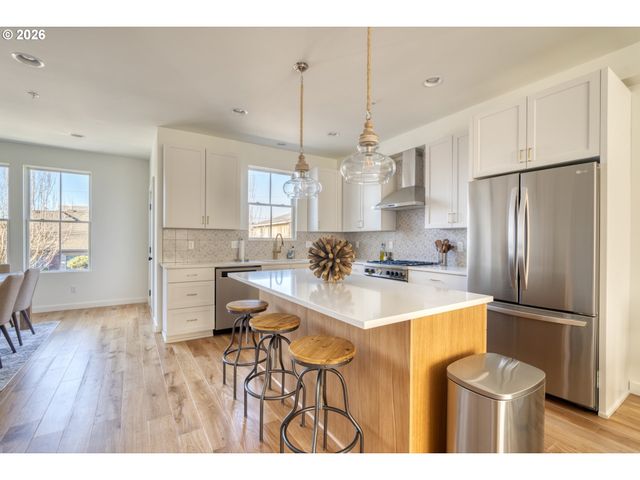 516 Ne 56TH Ave, Portland, OR 97213