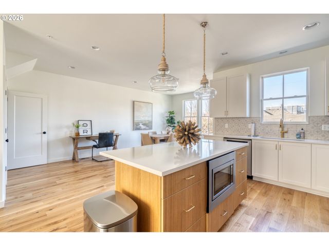 516 Ne 56TH Ave, Portland, OR 97213