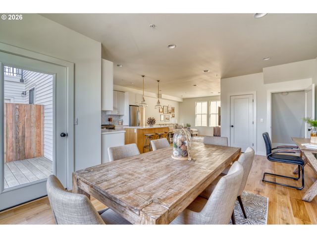516 Ne 56TH Ave, Portland, OR 97213