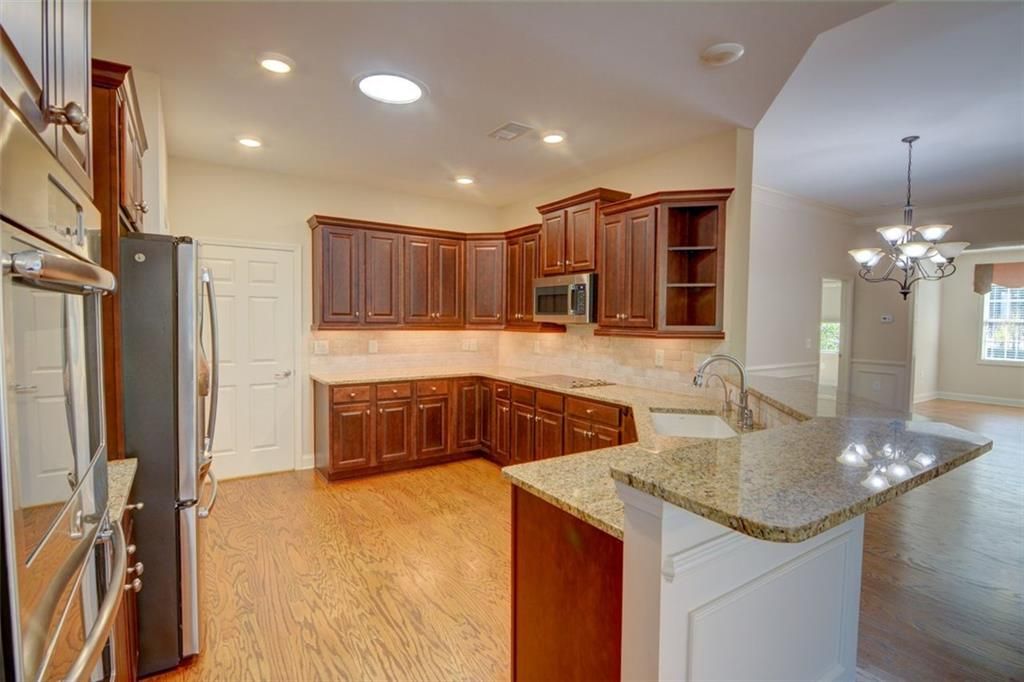 Image 12 of property listing at 4565 FLYCATCHER Drive 202, Alpharetta, GA 30004