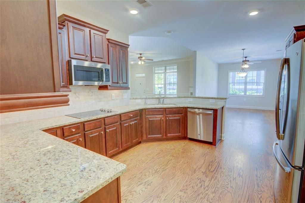 Image 17 of property listing at 4565 FLYCATCHER Drive 202, Alpharetta, GA 30004