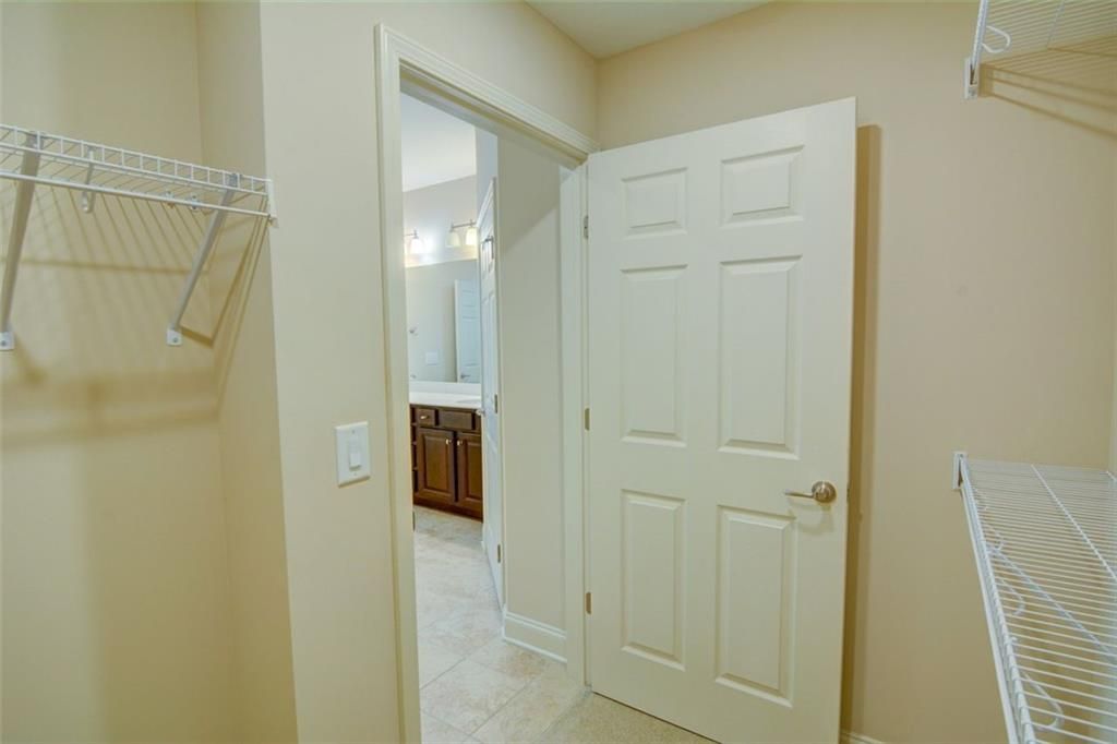Image 26 of property listing at 4565 FLYCATCHER Drive 202, Alpharetta, GA 30004