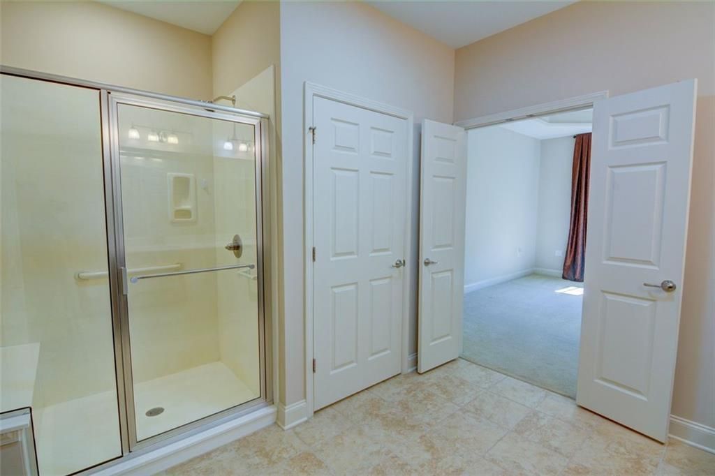 Image 28 of property listing at 4565 FLYCATCHER Drive 202, Alpharetta, GA 30004