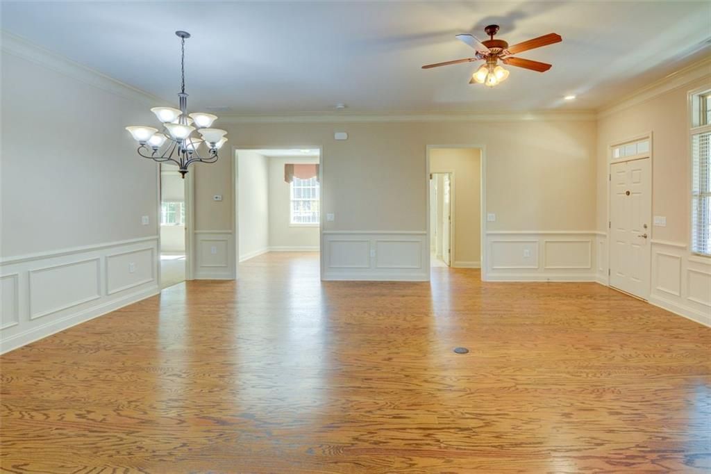 Image 29 of property listing at 4565 FLYCATCHER Drive 202, Alpharetta, GA 30004