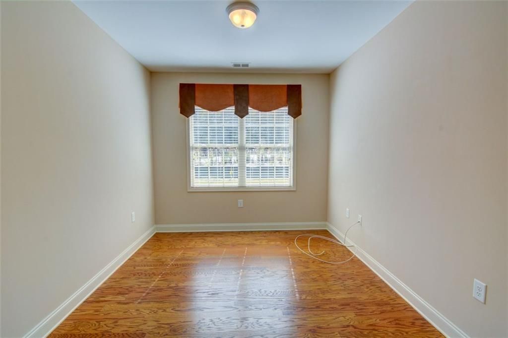 Image 30 of property listing at 4565 FLYCATCHER Drive 202, Alpharetta, GA 30004