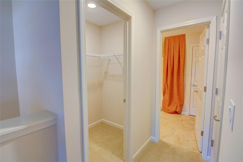 Image 39 of property listing at 4565 FLYCATCHER Drive 202, Alpharetta, GA 30004