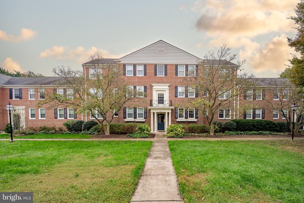 6702 W WAKEFIELD DR #A2, Alexandria, VA 22307