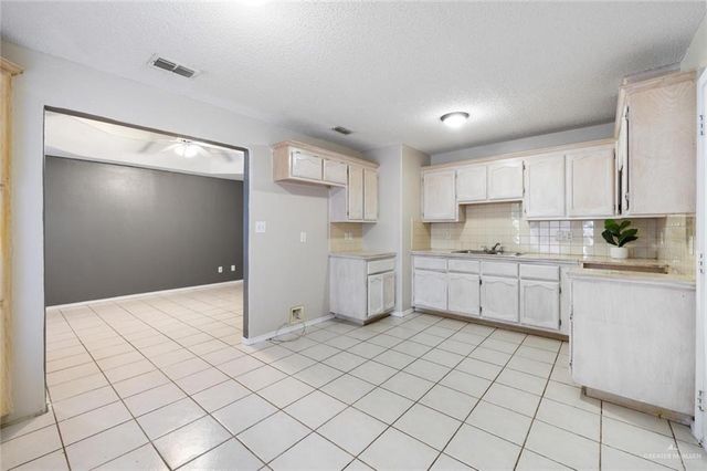 3516 E Andrew Avenue, Alton, TX 78573