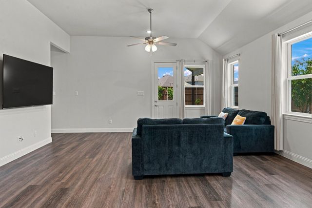944 Tara Court, Haslet, TX 76052