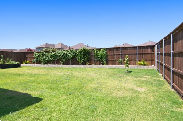 944 Tara Court, Haslet, TX 76052