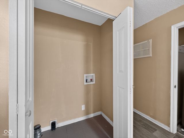 2916 S Roena Street, Indianapolis, IN 46241