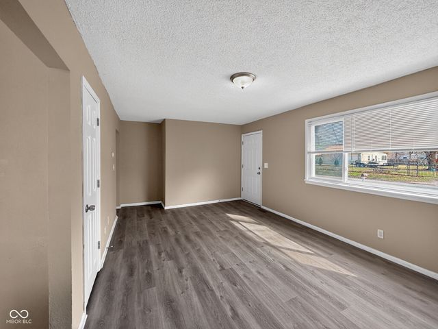 2916 S Roena Street, Indianapolis, IN 46241