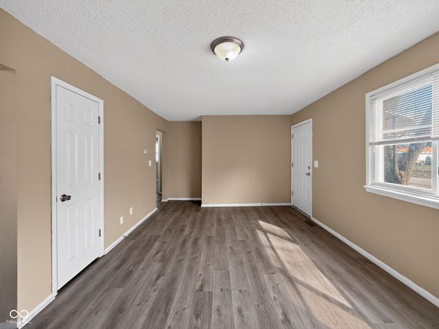 2916 S Roena Street, Indianapolis, IN 46241