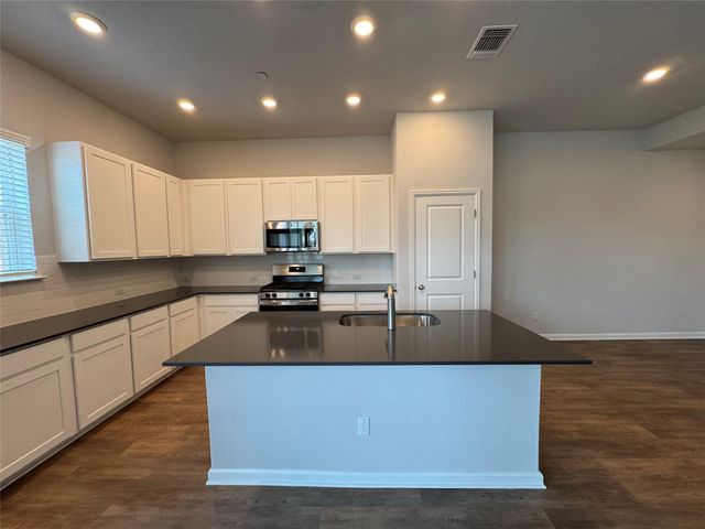 3000 Chisholm Trail RD 41, Round Rock, TX 78681