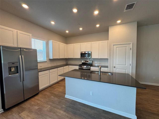 3000 Chisholm Trail RD 41, Round Rock, TX 78681