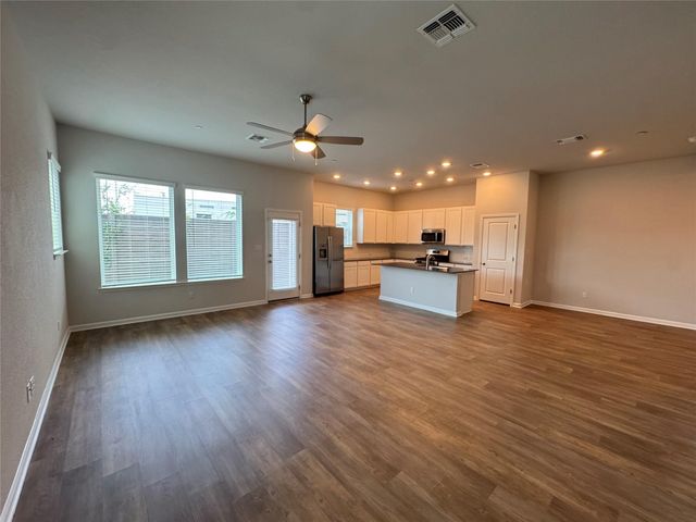 3000 Chisholm Trail RD 41, Round Rock, TX 78681