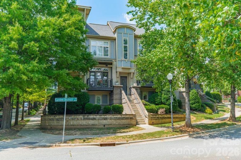 820 Garden District Drive, Charlotte, NC 28202