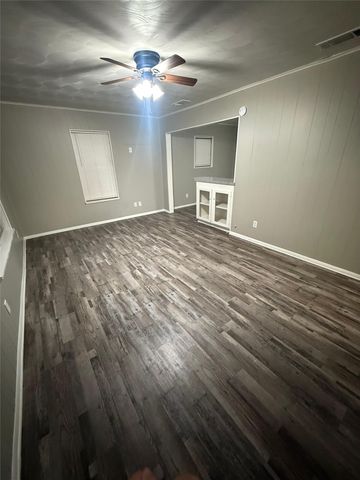 1457 E Mulberry Street, Kaufman, TX 75142