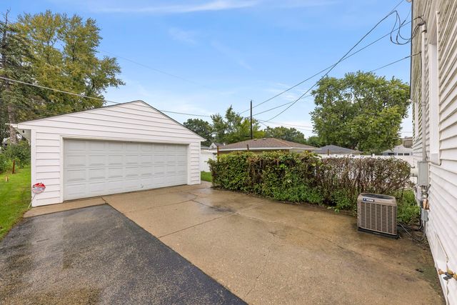 1207 Oregon Street, Joliet, IL 60435