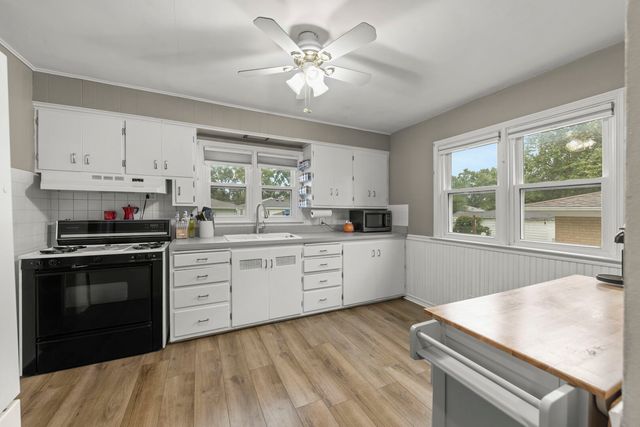 1207 Oregon Street, Joliet, IL 60435