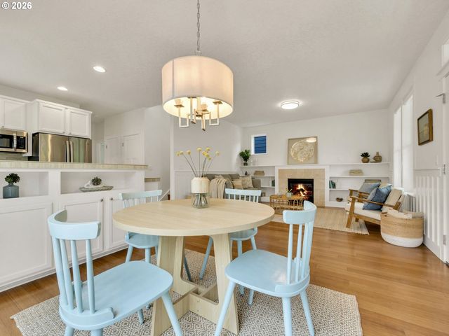 704 10TH St, Gearhart, OR 97138