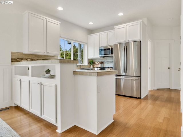 704 10TH St, Gearhart, OR 97138
