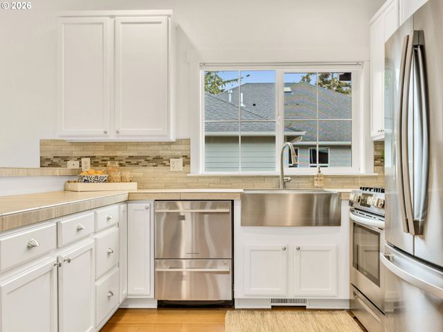 704 10TH St, Gearhart, OR 97138