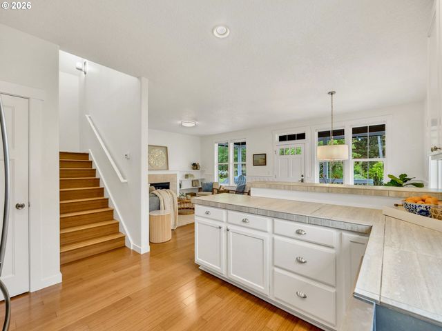 704 10TH St, Gearhart, OR 97138