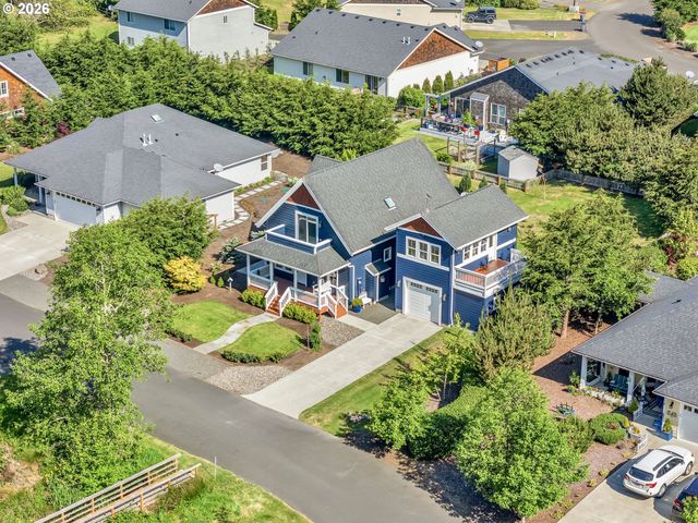 704 10TH St, Gearhart, OR 97138