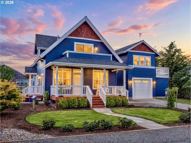 704 10TH St, Gearhart, OR 97138
