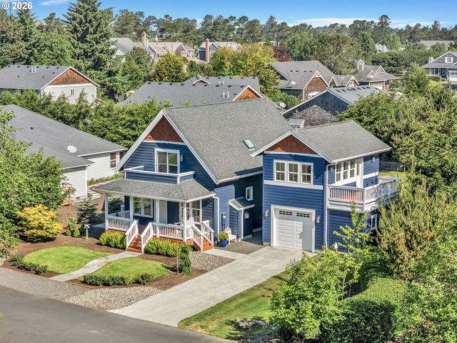 704 10TH St, Gearhart, OR 97138