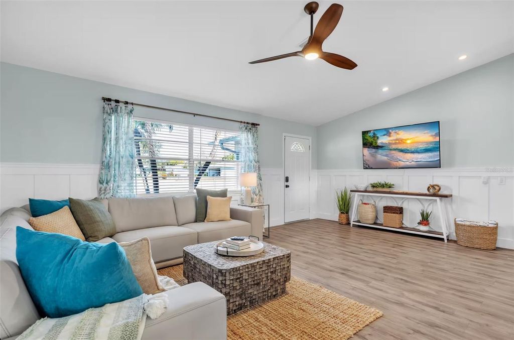 Image 15 of property listing at 5211 17TH AVENUE W, Bradenton, FL 34209