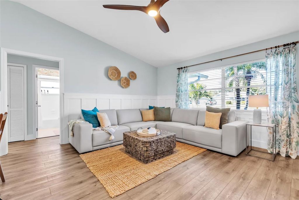 Image 16 of property listing at 5211 17TH AVENUE W, Bradenton, FL 34209