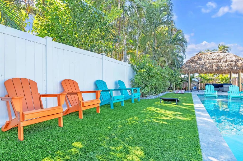 Image 7 of property listing at 5211 17TH AVENUE W, Bradenton, FL 34209